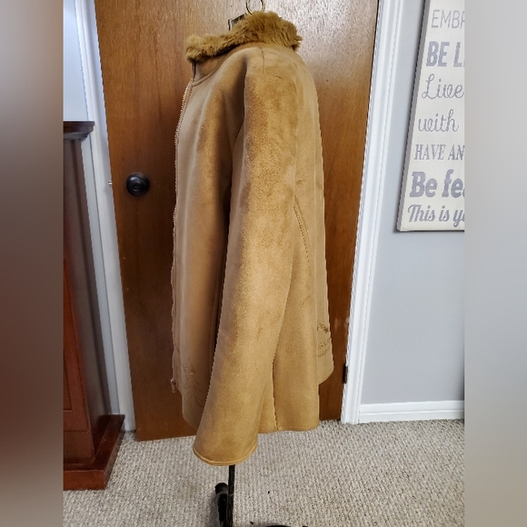 Northern Lifestyle Canada Faux Suede Brown Jacket - Picture 7 of 12